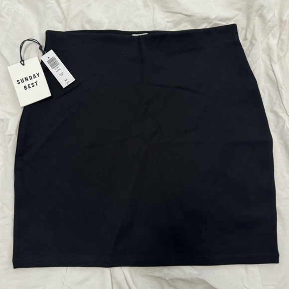 Aritzia Sunday Best Nora Skirt - Picture 1 of 4